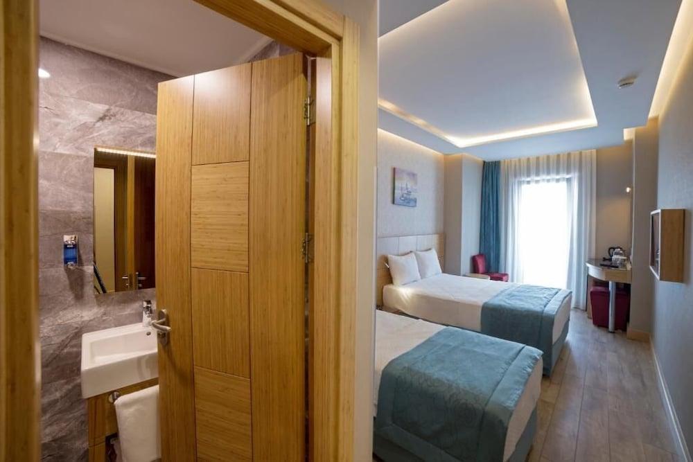 The Meretto Hotel Laleli - Tap to explore photos