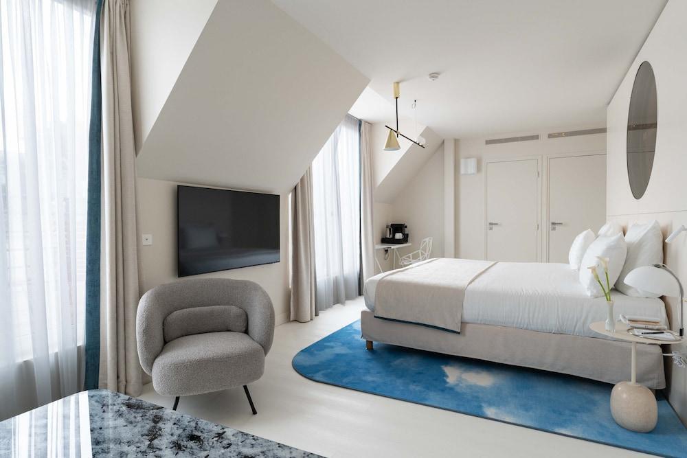 Hôtel Astra Opéra - Astotel Room Type - Privilege Room, Terrace, complimentary soft minibar, courtesy tray, Chromecast, digital press