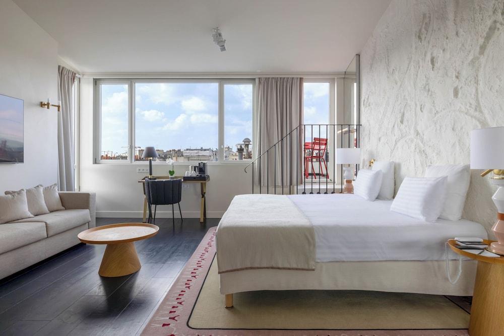 Hôtel Astra Opéra - Astotel Room Type - Privilege Room, Terrace, Eiffel Tower, with soft minibar, courtesy tray,Chromecast,digital press