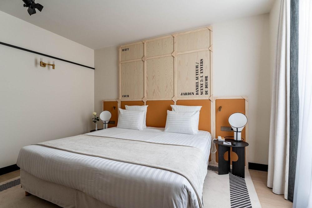 Hôtel Astra Opéra - Astotel Room Type - Superior Double Room-Complimentary soft minibar,courtesy tray, Chromecast and digital press