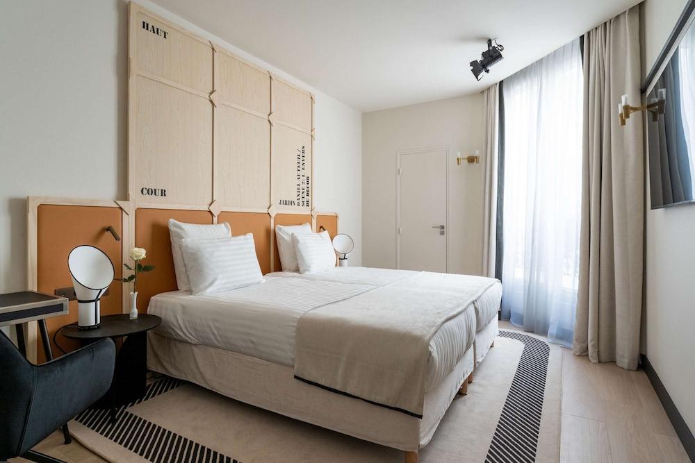 Hôtel Astra Opéra - Astotel Room Type - Superior Twin Room - Complimentary soft minibar,courtesy tray, Chromecast and digital press Hôtel Astra Opéra - Astotel Room Type - Superior Twin Room - Complimentary soft minibar,courtesy tray, Chromecast and digital press