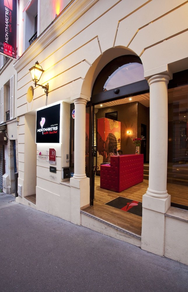 Hotel Montmartre Mon Amour - Tap to explore photos