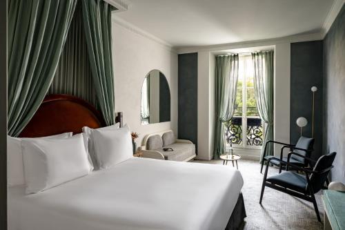 Grands Boulevards Experimental - Tap to explore photos