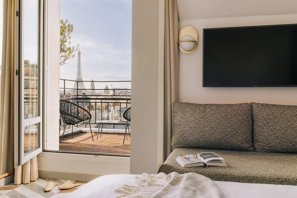 Hotel Atala Champs Elysées Room Type - The Iconic Suite - Eiffel Tower View