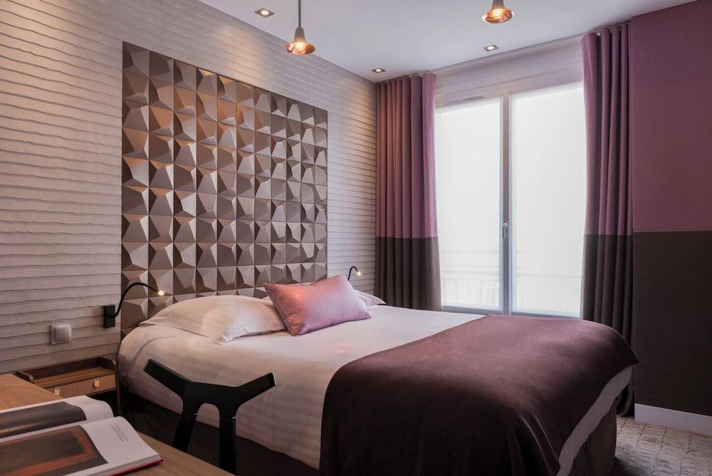 Hotel Atala Champs Elysées Room Type - Classic Double Room - Panoramic View of Sacre-Coeur