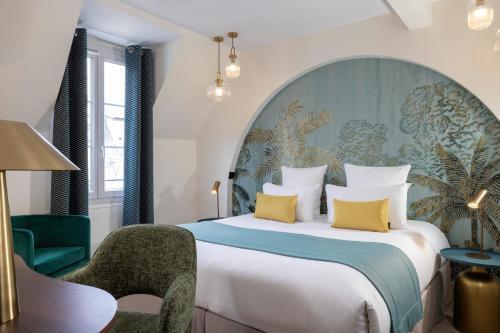 Hôtel Elysées Bassano Room Type - Deluxe Room