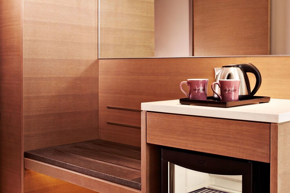 Mercure Kuala Lumpur Shaw Parade Room Type - Privilege Room - 1 queen bed Mercure Kuala Lumpur Shaw Parade Room Type - Privilege Room - 1 queen bed