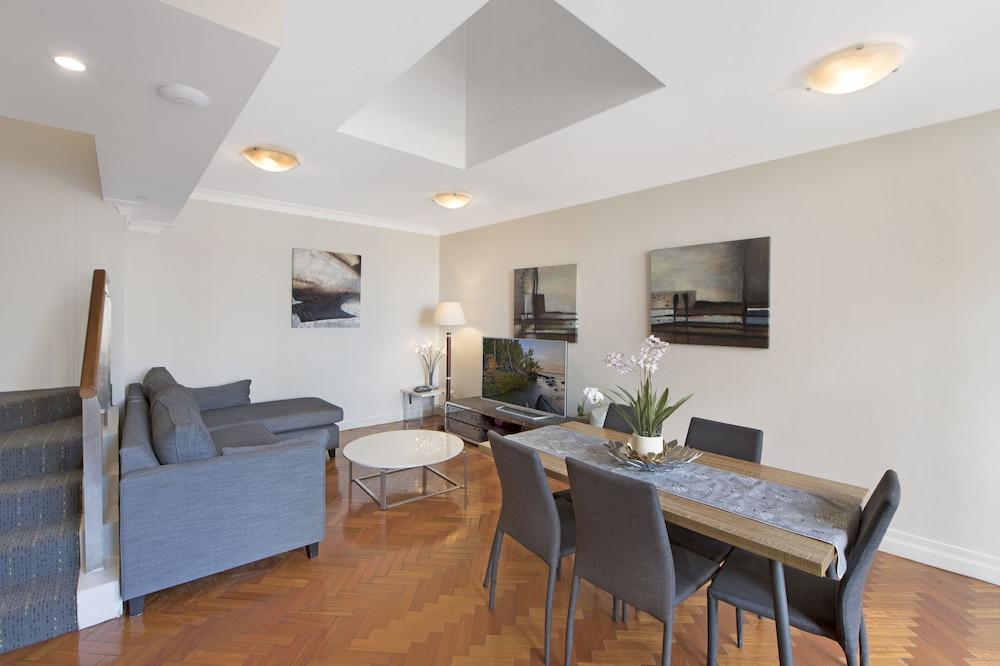 YEHS Hotel Sydney Harbour Suites Room Type - Three Bedroom Executive YEHS Hotel Sydney Harbour Suites Room Type - Three Bedroom Executive