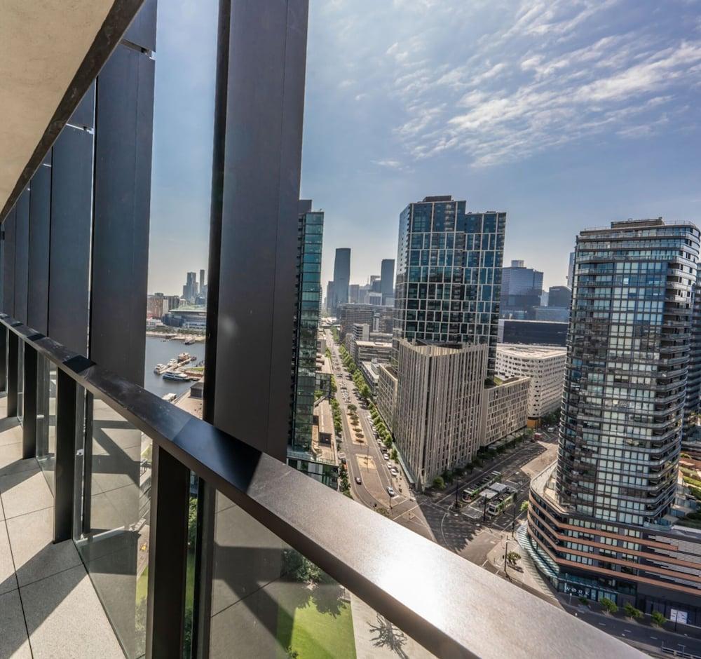 Melbourne Private Apartments - Collins Wharf Waterfront, Docklands Room Type - Sky High 3 Bedroom 2 Bathroom Apartment with Stadium & Harbour Views Melbourne Private Apartments - Collins Wharf Waterfront, Docklands Room Type - Sky High 3 Bedroom 2 Bathroom Apartment with Stadium & Harbour Views