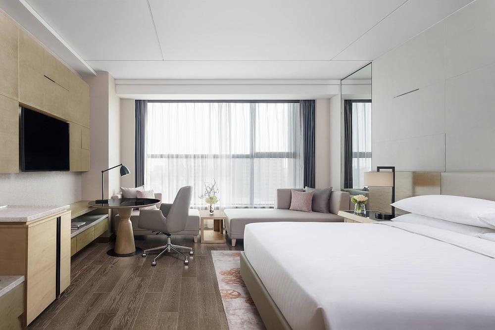 Shanghai Marriott Hotel Kangqiao Room Type - Room, 1 King Bed