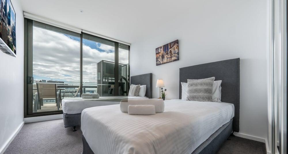 Melbourne Private Apartments - Collins Street Waterfront, Docklands Room Type - The Real Sub Penthouse - Top Floor 3 Bedroom Apartments City & Sea Views