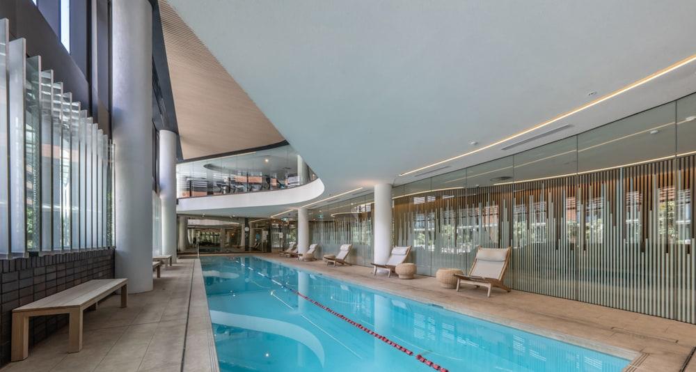 Melbourne Private Apartments - Collins Street Waterfront, Docklands - Tap to explore photos