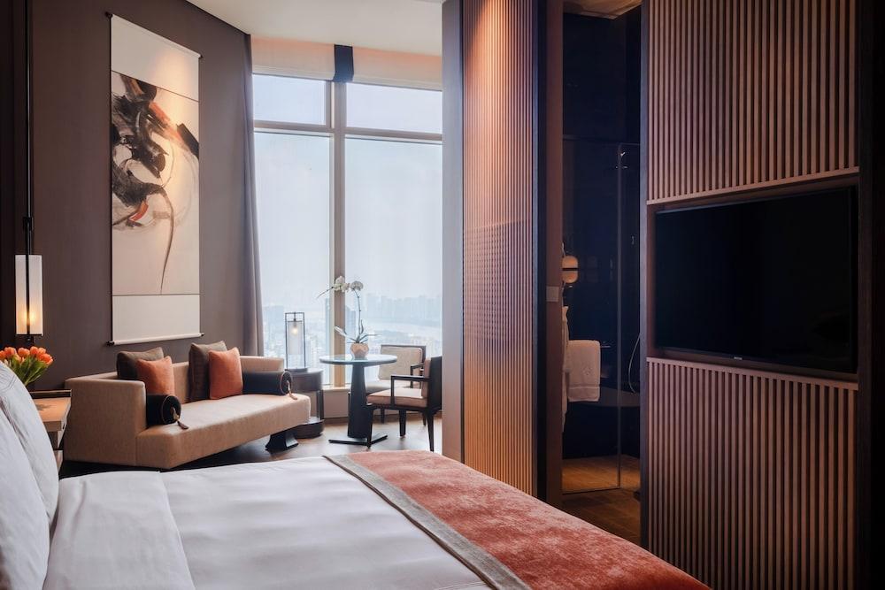 Jumeirah Guangzhou Room Type - Deluxe Room, 1 King Bed