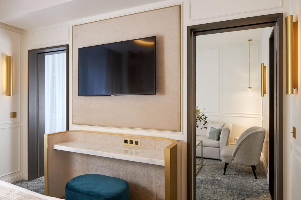 Maison Albar Hotels Le Vendome - Tap to explore photos