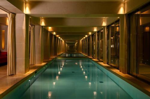 La Reserve Paris Hotel and Spa - Tap to explore photos