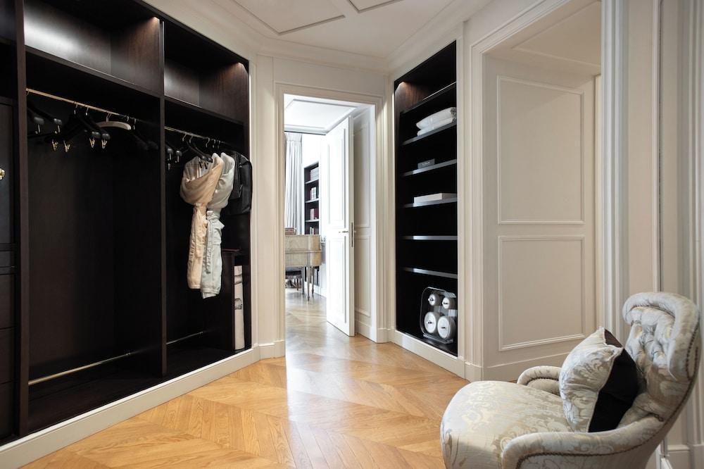 La Reserve Paris Hotel and Spa Room Type - Suite (Duc de Morny) La Reserve Paris Hotel and Spa Room Type - Suite (Duc de Morny)