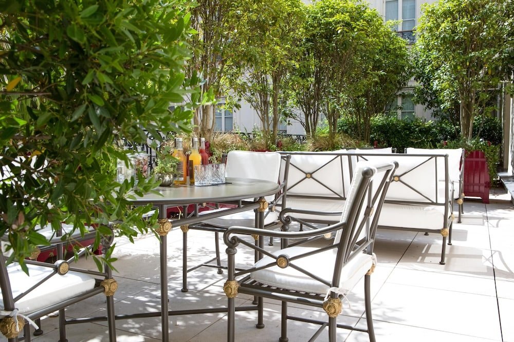 La Reserve Paris Hotel and Spa Room Type - Junior Suite, Terrace