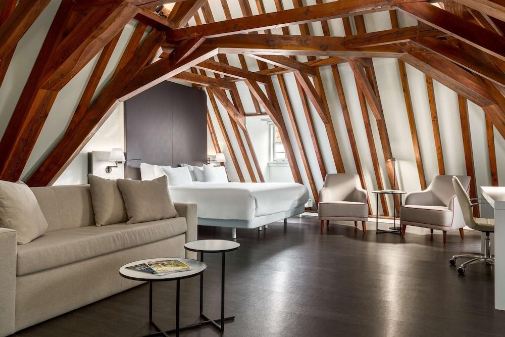 NH Collection Amsterdam Barbizon Palace Room Type - Junior Suite (Extra Bed 2 Adults + 2 Children) NH Collection Amsterdam Barbizon Palace Room Type - Junior Suite (Extra Bed 2 Adults + 2 Children)