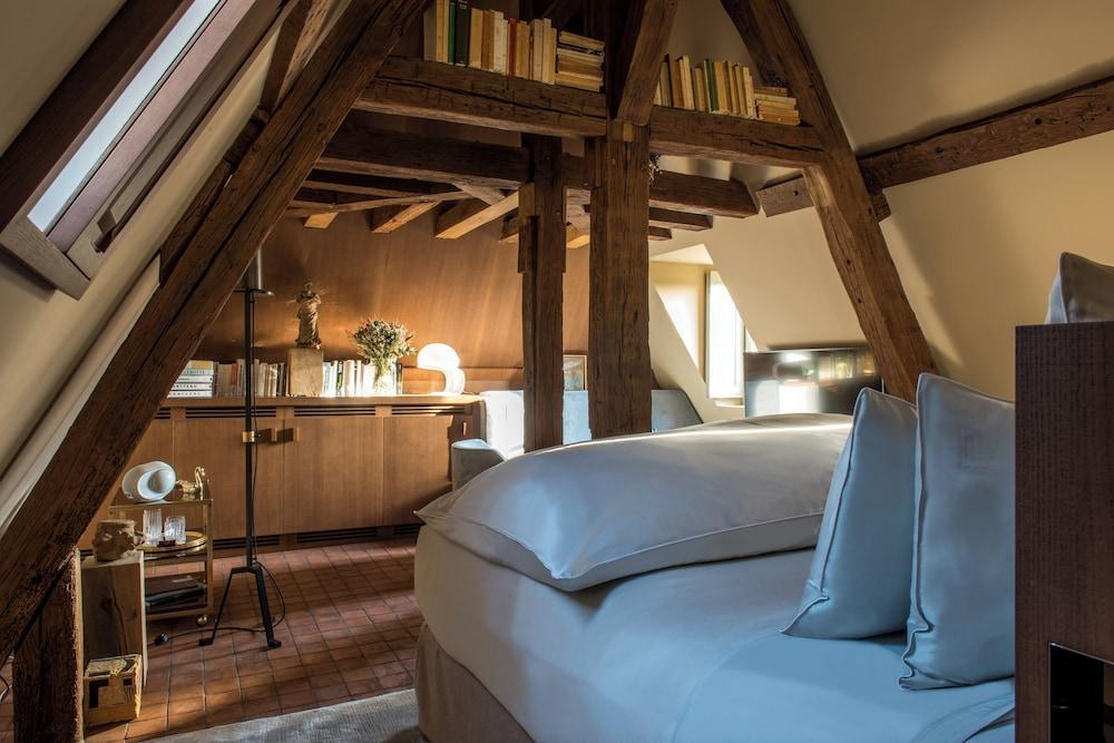 Cour des Vosges - Evok Collection Room Type - Superior Room,1 King Bed, Pool Access, Garden View, Attic Floor (accessible by stairs) Cour des Vosges - Evok Collection Room Type - Superior Room,1 King Bed, Pool Access, Garden View, Attic Floor (accessible by stairs)