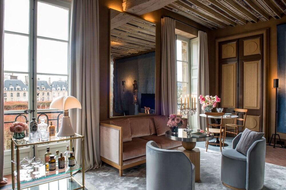 Cour des Vosges - Evok Collection Room Type - Deluxe Suite, 1 King Bed, Kitchenette, Pool Access, Garden View Cour des Vosges - Evok Collection Room Type - Deluxe Suite, 1 King Bed, Kitchenette, Pool Access, Garden View