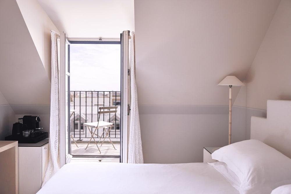 Monsieur George Hotel & Spa – Champs Elysées Room Type - Executive Vue Tour Eiffel