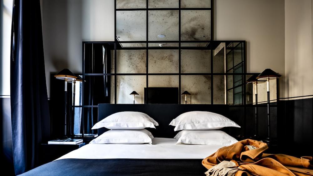 Monsieur George Hotel & Spa – Champs Elysées Room Type - Executive Room