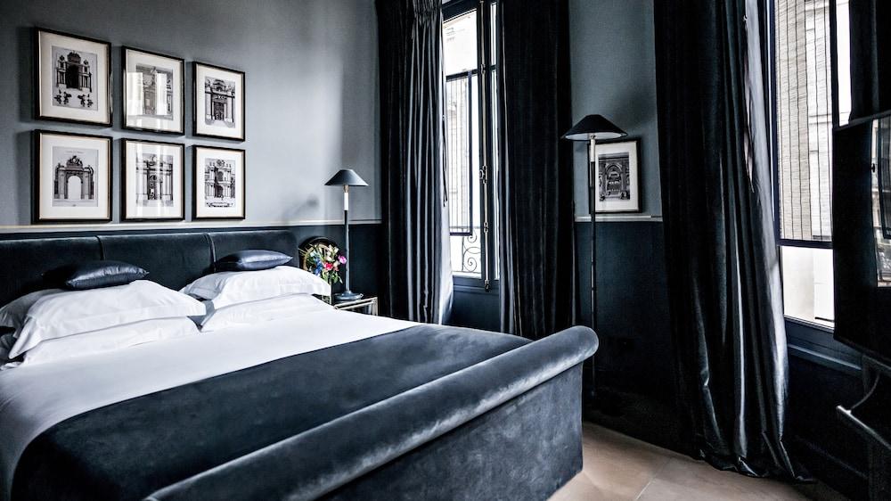 Monsieur George Hotel & Spa – Champs Elysées Room Type - Deluxe Room