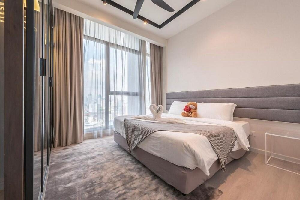 Expressionz KLCC by Wodages Room Type - Quad Apartment with 180 Degree KLCC View Expressionz KLCC by Wodages Room Type - Quad Apartment with 180 Degree KLCC View