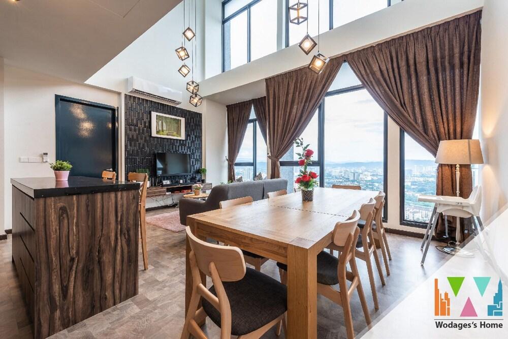 Expressionz KLCC by Wodages Room Type - Family Loft, 2 Bedrooms, Hot Tub, KLCC View