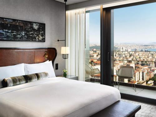 Fairmont Quasar Istanbul Room Type - Fairmont One Bedroom Suite with Two Queen Beds and Lounge Access Fairmont Quasar Istanbul Room Type - Fairmont One Bedroom Suite with Two Queen Beds and Lounge Access