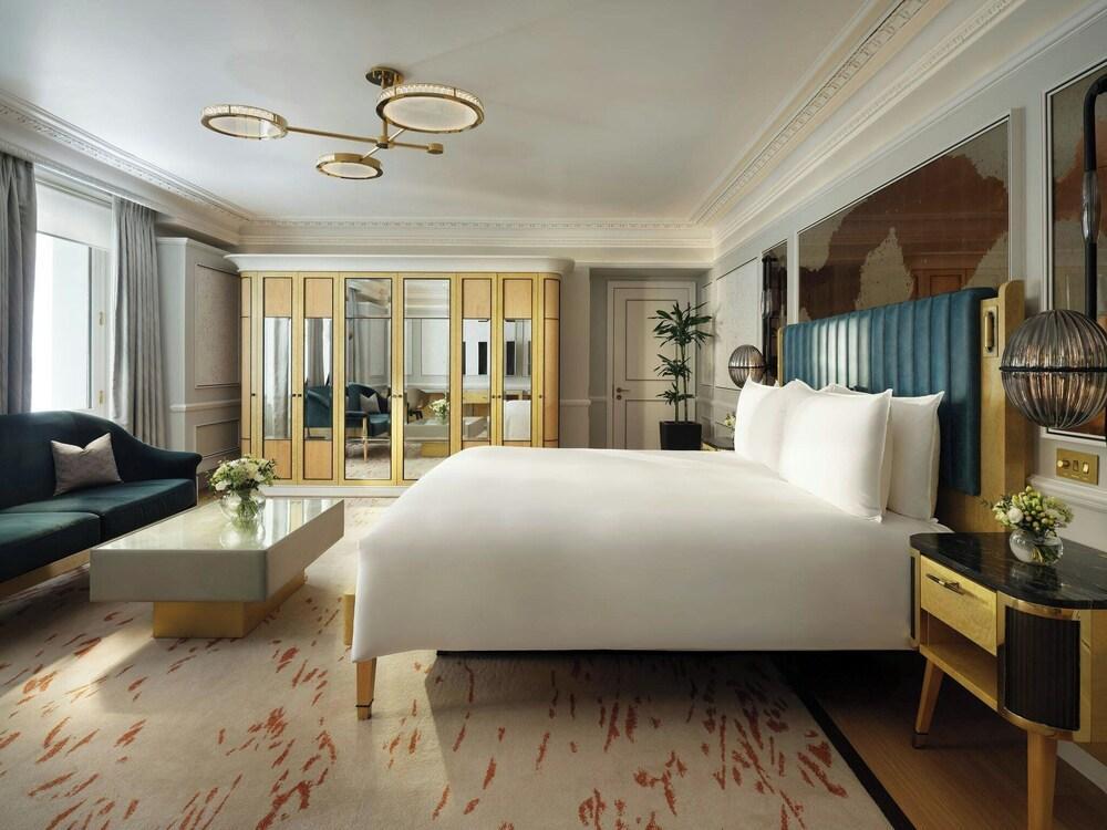 Mandarin Oriental Hyde Park, London Room Type - Mandarin, Junior Suite, 1 King Bed