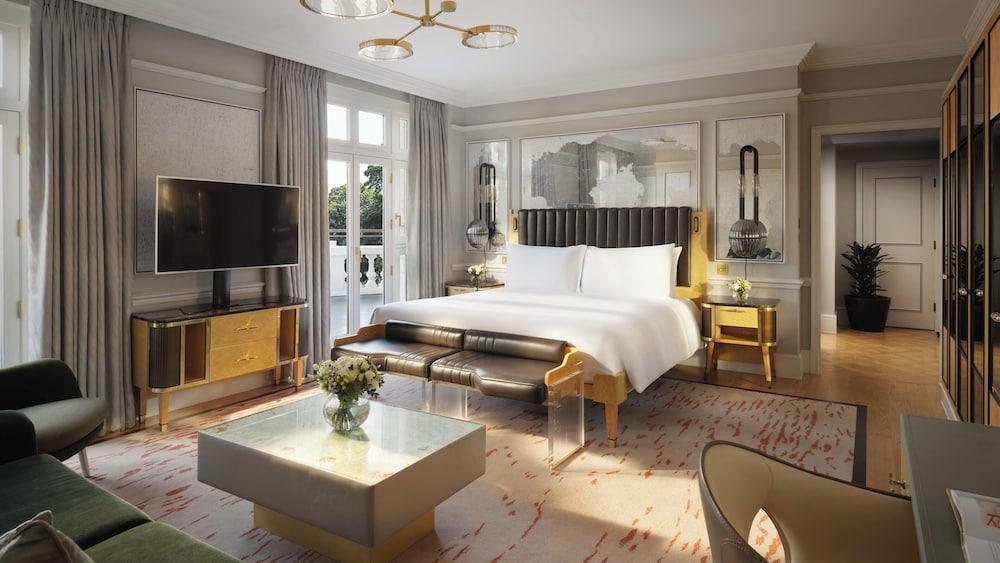 Mandarin Oriental Hyde Park, London Room Type - Junior Suite, 1 King Bed (Hyde Park)