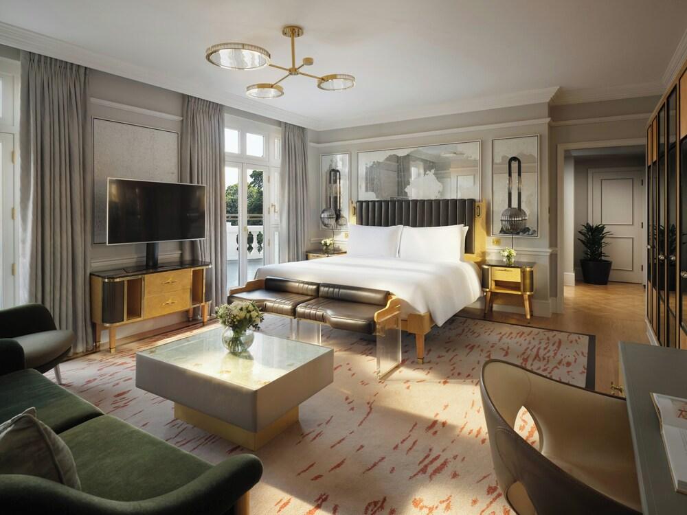 Mandarin Oriental Hyde Park, London Room Type - Junior Suite, 1 King Bed (Hyde Park)