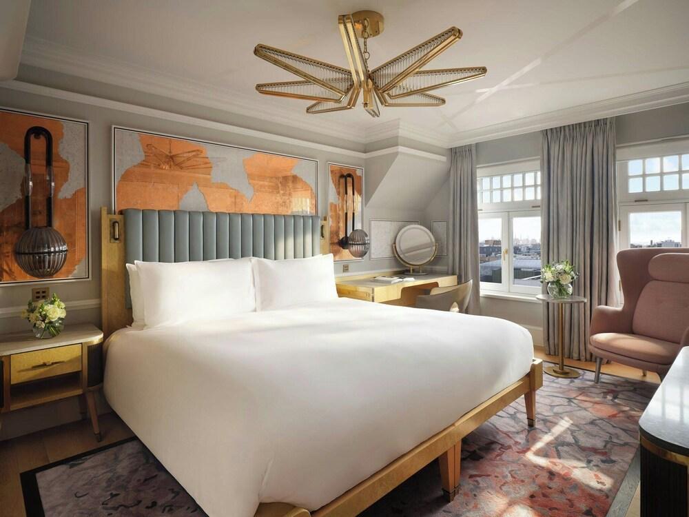 Mandarin Oriental Hyde Park, London Room Type - Suite (Sloane)