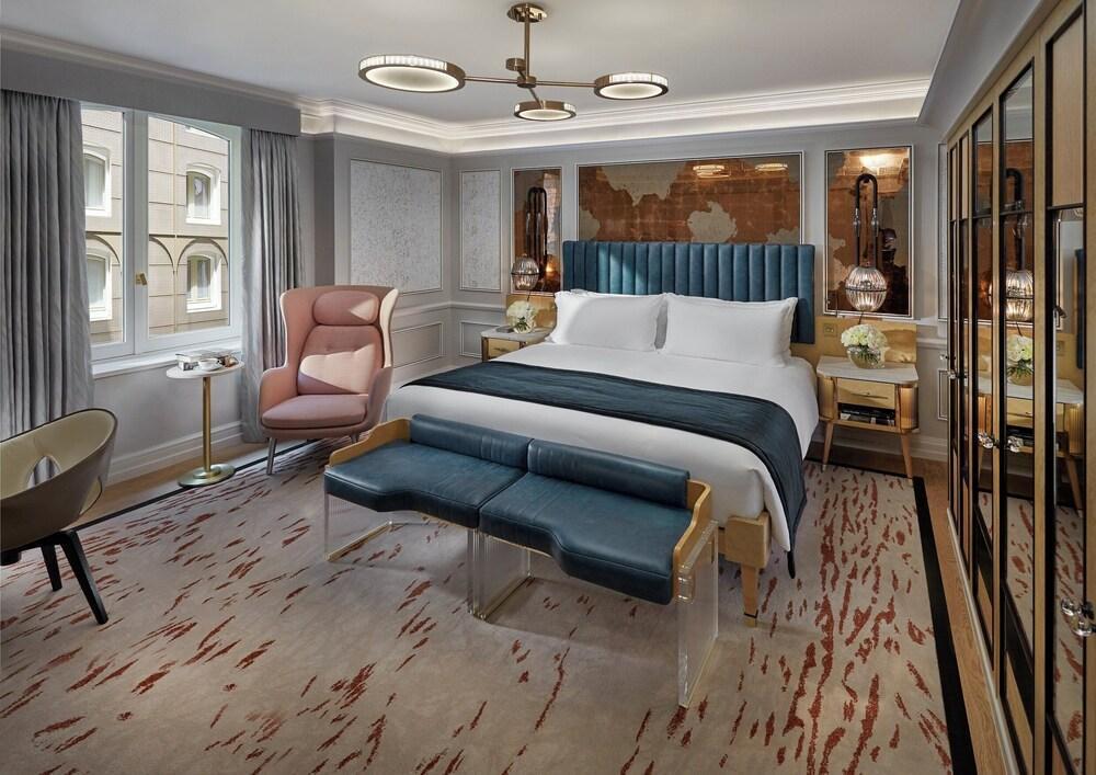 Mandarin Oriental Hyde Park, London Room Type - Superior Suite