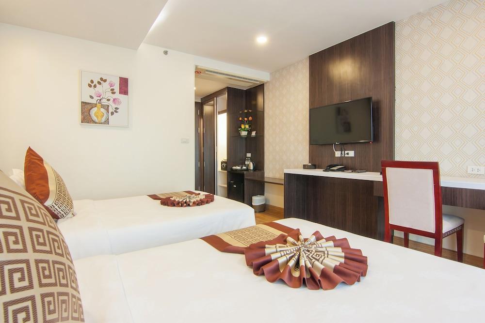 Golden Jomtien Beach Hotel Room Type - Deluxe Twin Room, Multiple Beds Golden Jomtien Beach Hotel Room Type - Deluxe Twin Room, Multiple Beds
