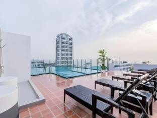 Golden Jomtien Beach Hotel