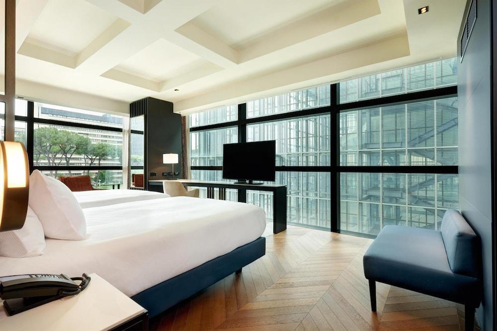 Hilton Rome Eur La Lama Room Type - TWO DOUBLE BEDS CORNER RM