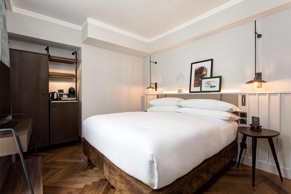 DoubleTree By Hilton Rome Monti - Tap to explore photos