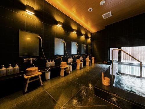 Super Hotel Tokyo Kinshicho Ekimae - Tap to explore photos