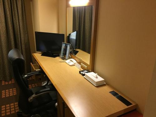 Tachikawa Washington Hotel Room Type - Double Room with Small Double Bed - Smoking Tachikawa Washington Hotel Room Type - Double Room with Small Double Bed - Smoking