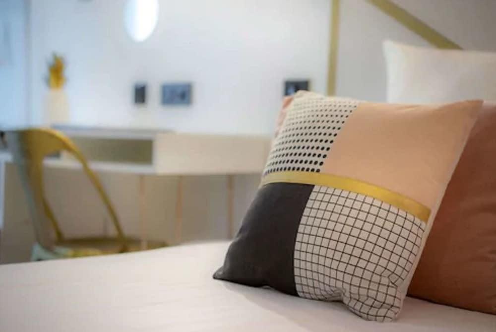 Hotel Royal Opera Room Type - Double Room(1 Double Bed)