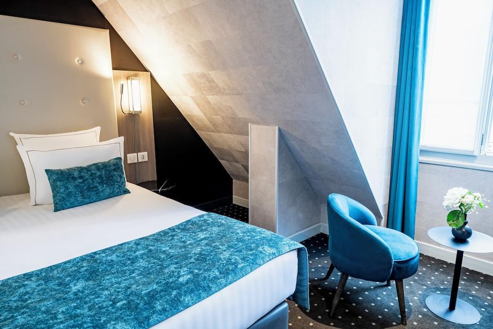 Hôtel de La Paix Tour Eiffel Room Type - Superior Accommodation on Upper Floor - City View