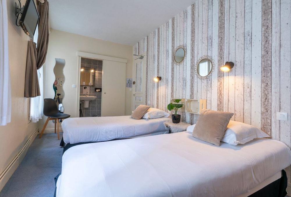 Nouvel Hôtel Paris Room Type - Superior Twin Room Nouvel Hôtel Paris Room Type - Superior Twin Room