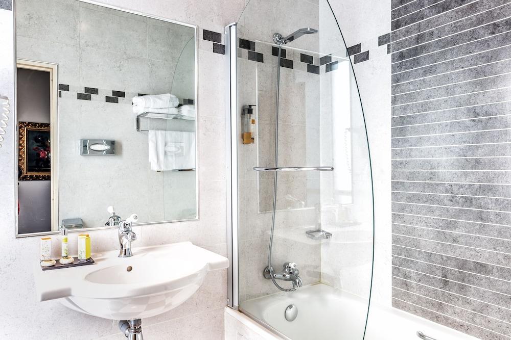 Hotel Regence Paris - Tap to explore photos