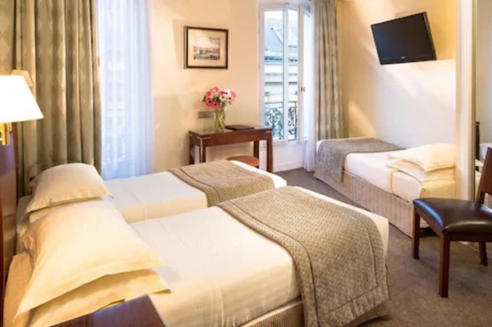 Hotel Delavigne Room Type - Superior Triple Room Hotel Delavigne Room Type - Superior Triple Room