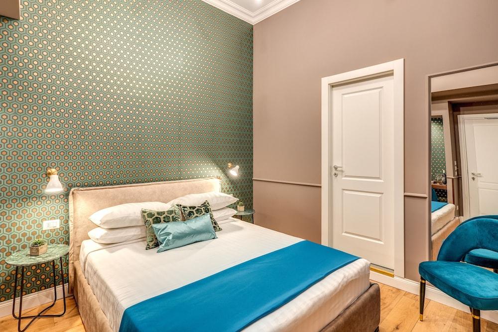 Tree Charme Parliament Boutique Hotel Room Type - Deluxe Triple Room