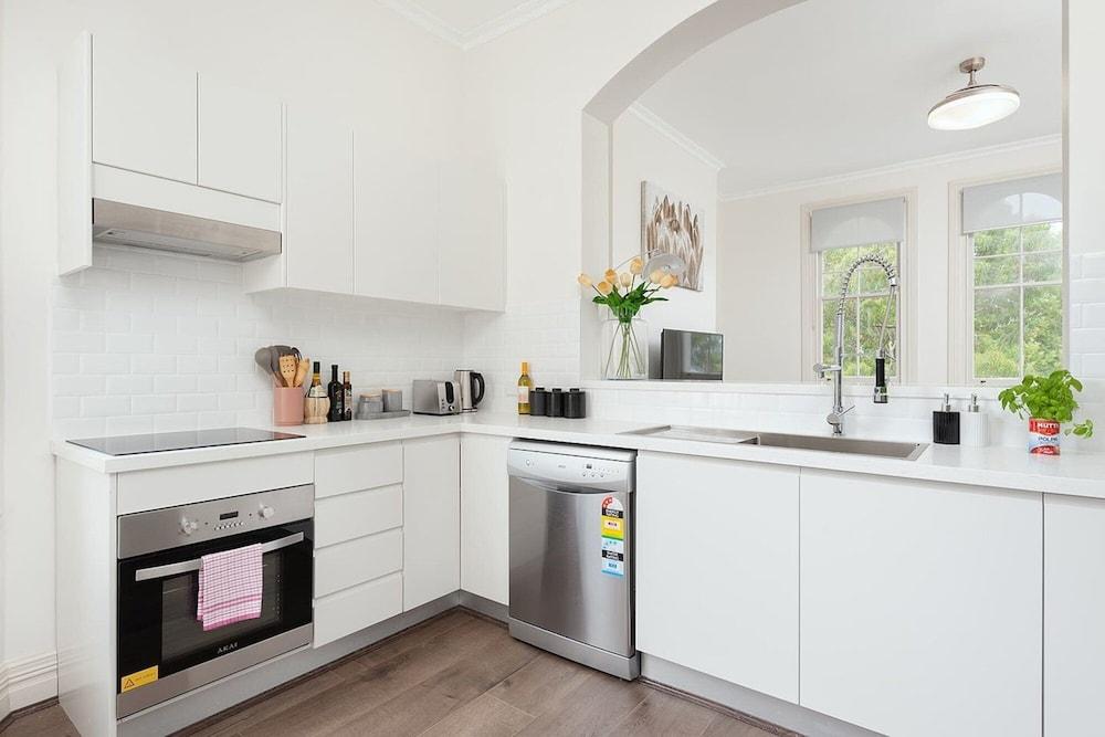 Stunning Sydney Home 10 - Tap to explore photos