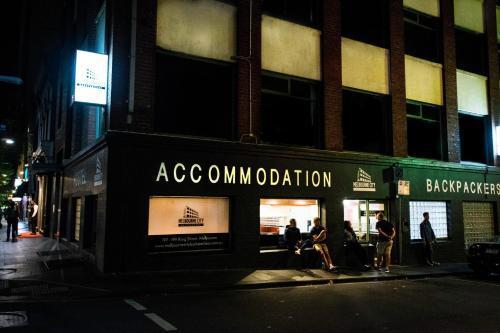 Melbourne city backpackers - Tap to explore photos