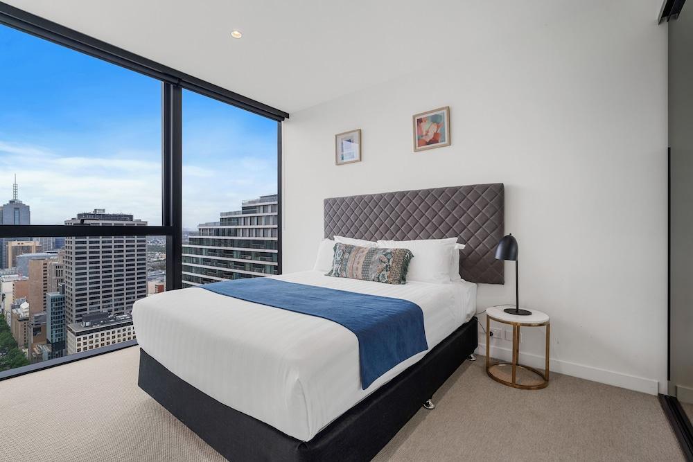Collins House Apartments by CLLIX Room Type - 1 Bedroom Apartment City View